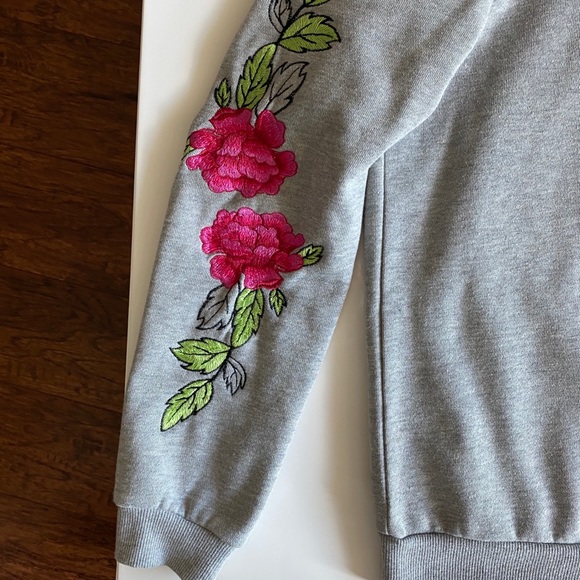 Vero Moda Floral Sleeve Detail Sweatshirt Tattoo Sleeve - Picture 6 of 13